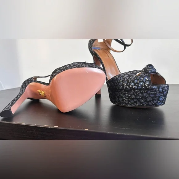 Aquazzura stunning heels. They are 7+1/2 - Picture 2 of 4